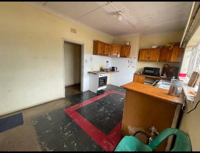 5 BEDROOM HOUSE FOR SALE IN BRIXTON